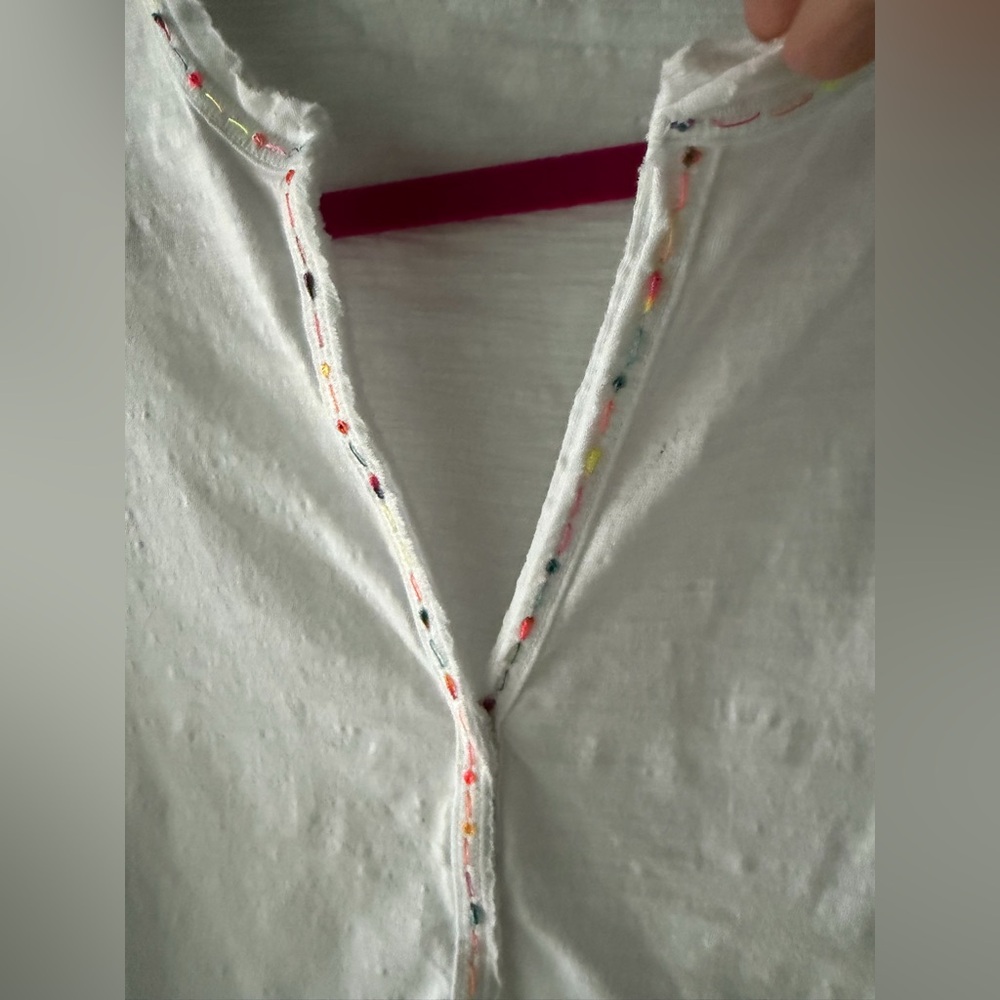 Lisa Tod the XO tee White Long-Sleeve Split neck 100% cotton Top in size Small - Picture 10 of 10